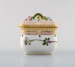 Royal Copenhagen Flora Danica triangular cream cup. Dessin # 20/3575