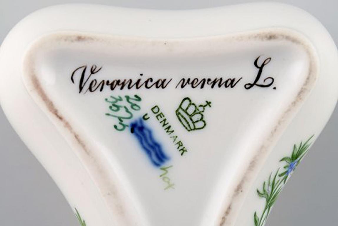 Royal Copenhagen Flora Danica triangular cream cup. Dessin # 20/3575 2