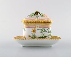 Royal Copenhagen Flora Danica triangular cream cup. Dessin # 20/3575