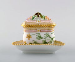 Royal Copenhagen Flora Danica Triangular Cream Cup, Dessin # 20/3575