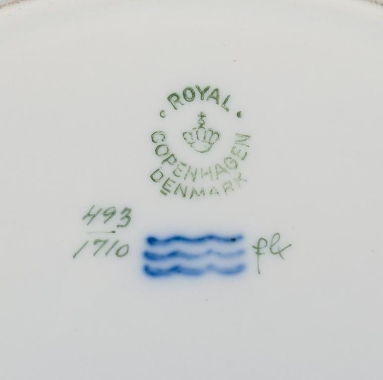 Royal Copenhagen, four Saxon Flower dinner plates in porcelain. For Sale 1