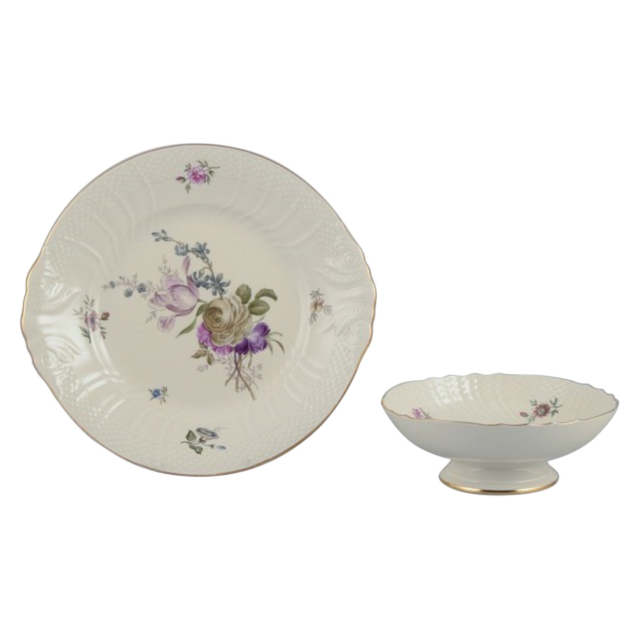 Royal Copenhagen ”Frijsenborg”. Cake plate and cake stand in porcelain.