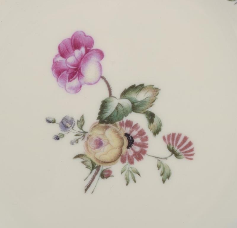Danois Royal Copenhagen, Frijsenborg. Douze assiettes en porcelaine peinte à la main. en vente
