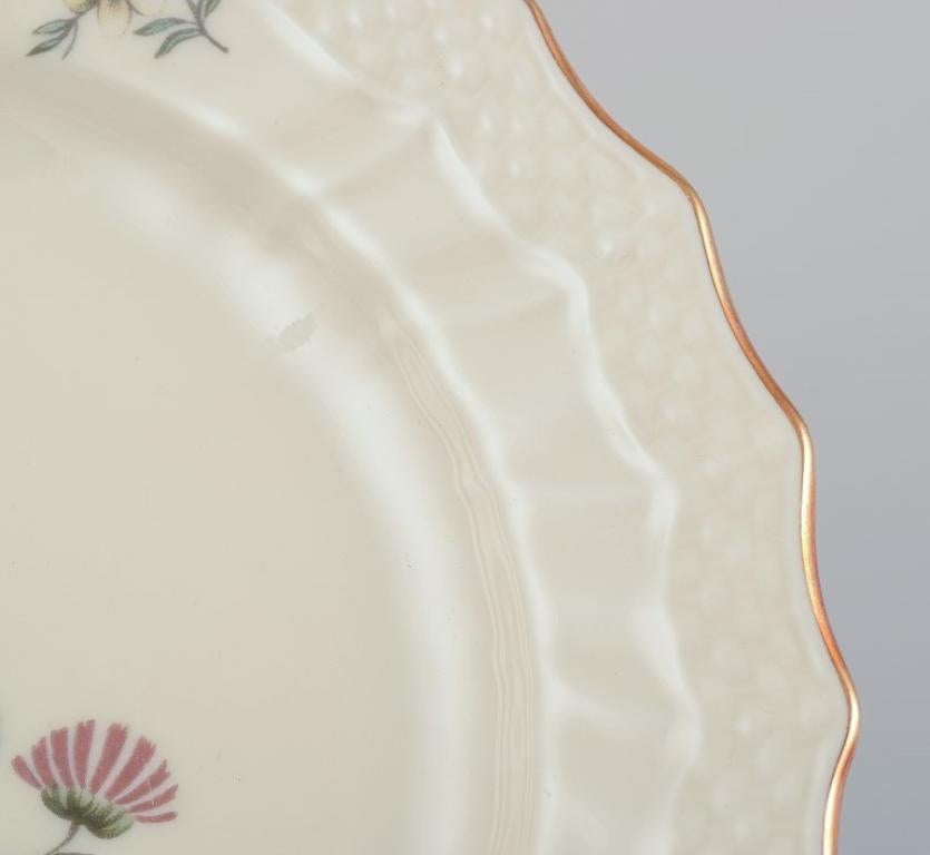 Royal Copenhagen, Frijsenborg. Douze assiettes en porcelaine peinte à la main. en vente 1