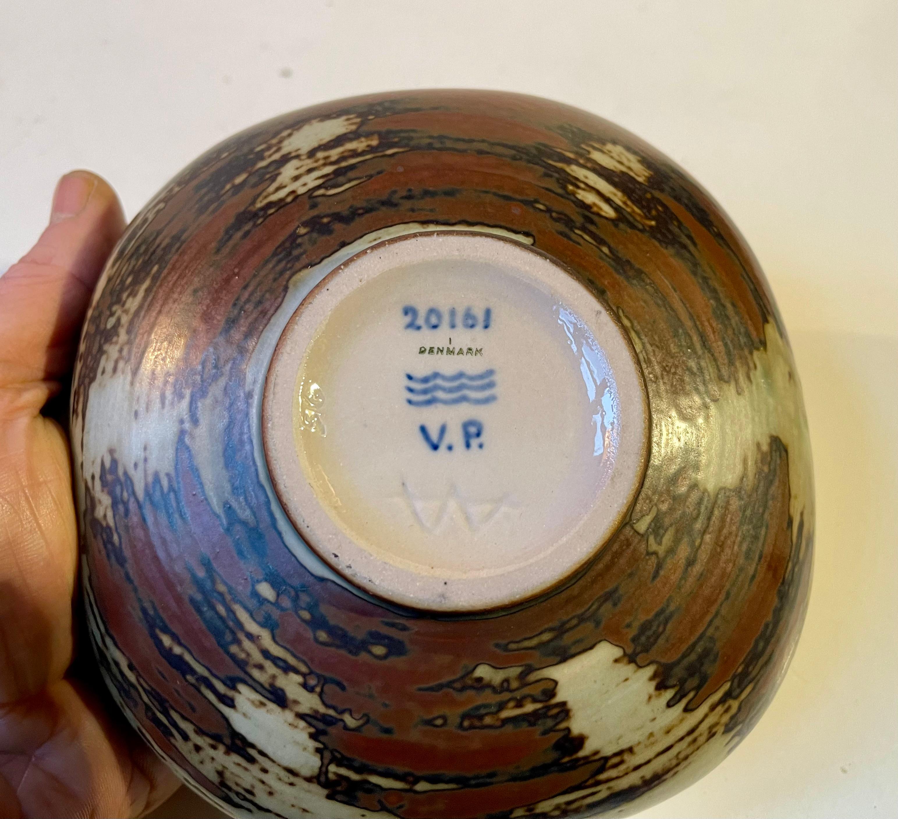 Royal Copenhagen Glazed Stoneware Bowl by Bode Willumsen, 1950s For Sale 3
