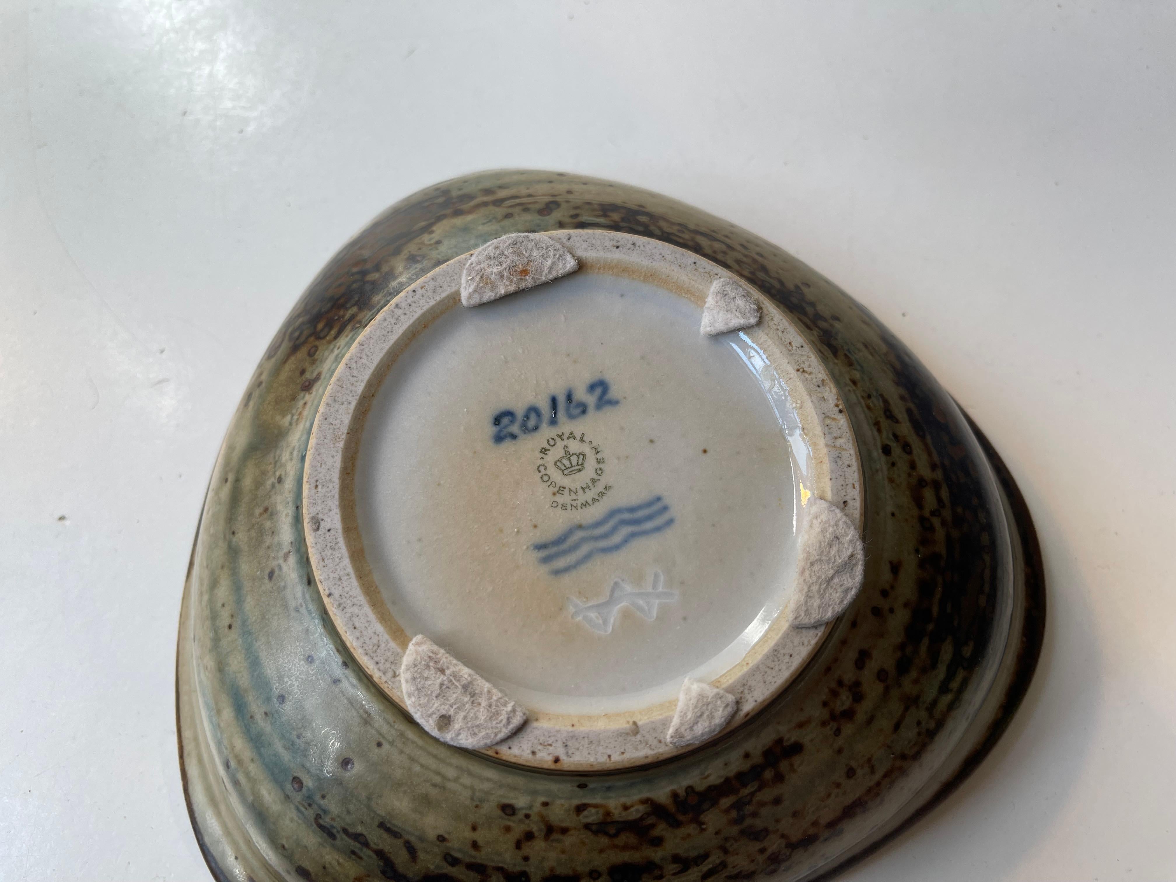 Smaltato Piatto in gres smaltato Royal Copenhagen di Bode Willumsen, anni '40 in vendita