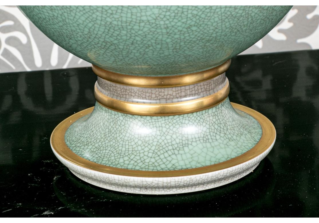 Urna in porcellana Royal Copenhagen Greene & Greene Glaze #3587 In condizioni buone in vendita a Bridgeport, CT