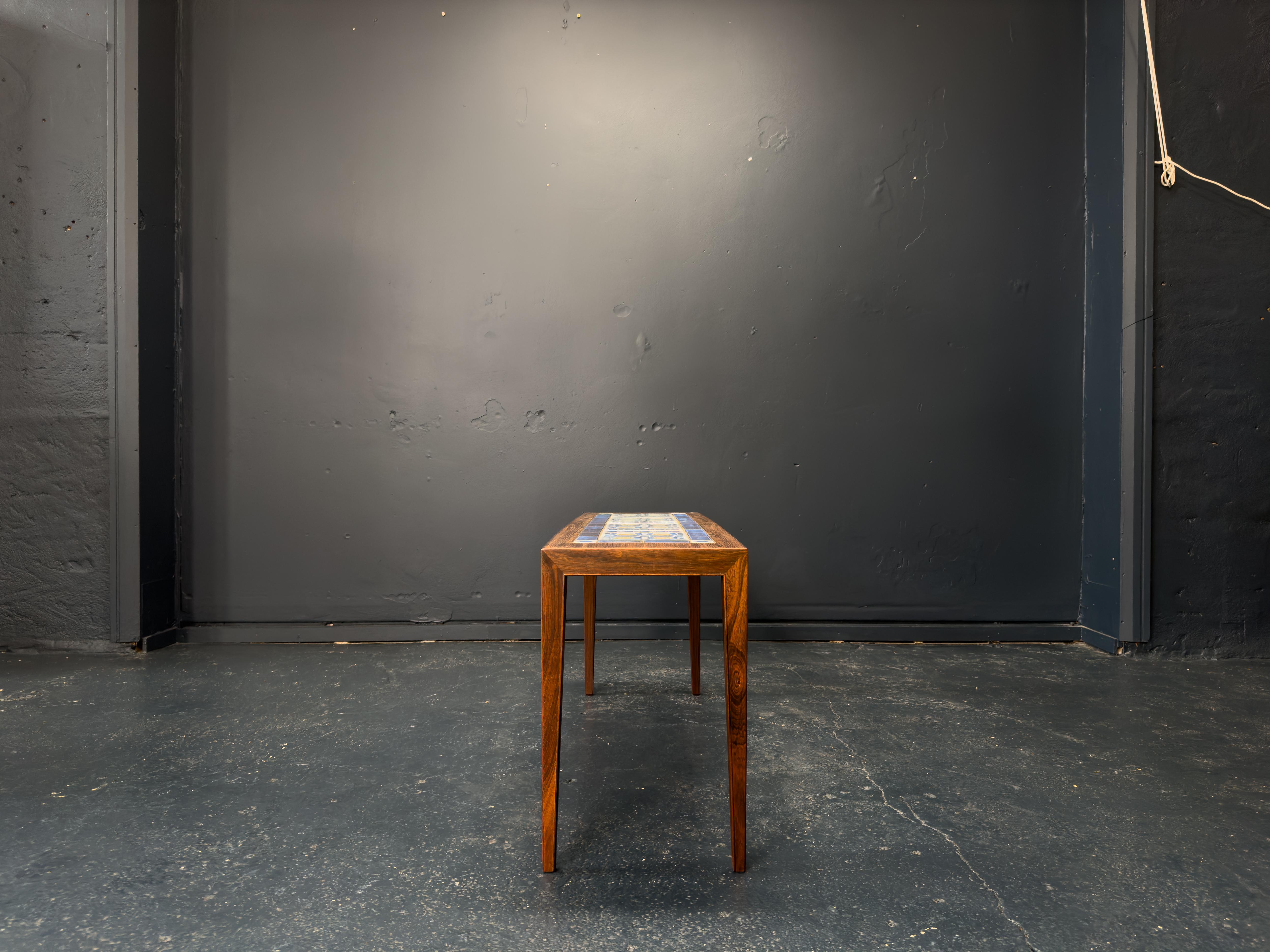 Danois Table basse longue Royal Copenhagen & Haslev en vente