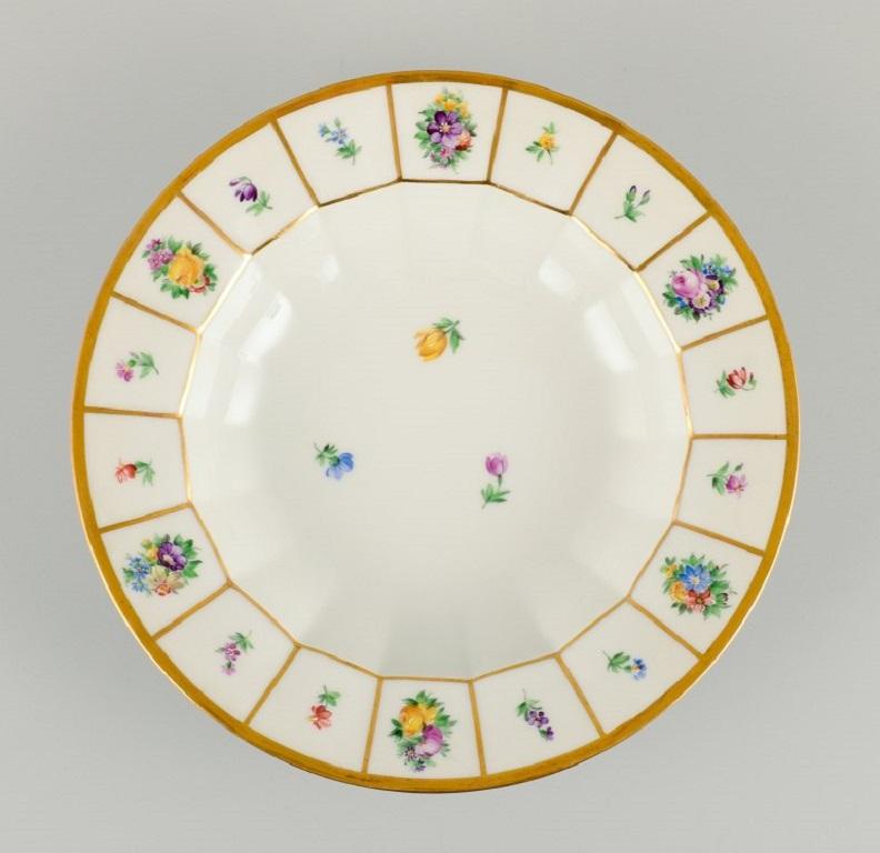 Royal Copenhagen Henriette, Hand Painted Porcelain, Six Large Soup Plates 1