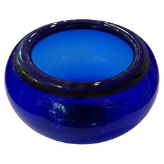 Centro de mesa de Royal Copenhagen Holmegaard: cuenco grande de cristal, diseño de Per Lutken, color cobalto
