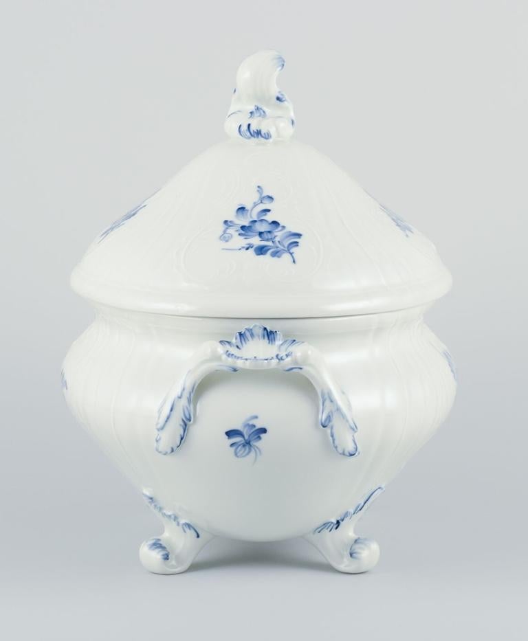 Danese Royal Copenhagen, Fiore blu Juliane Marie. Grande zuppiera con coperchio in porcellana in vendita