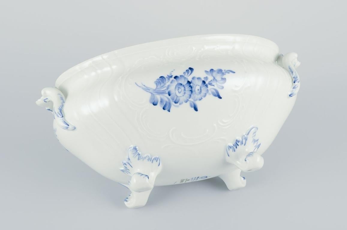 Royal Copenhagen, Fiore blu Juliane Marie. Grande zuppiera con coperchio in porcellana in vendita 1