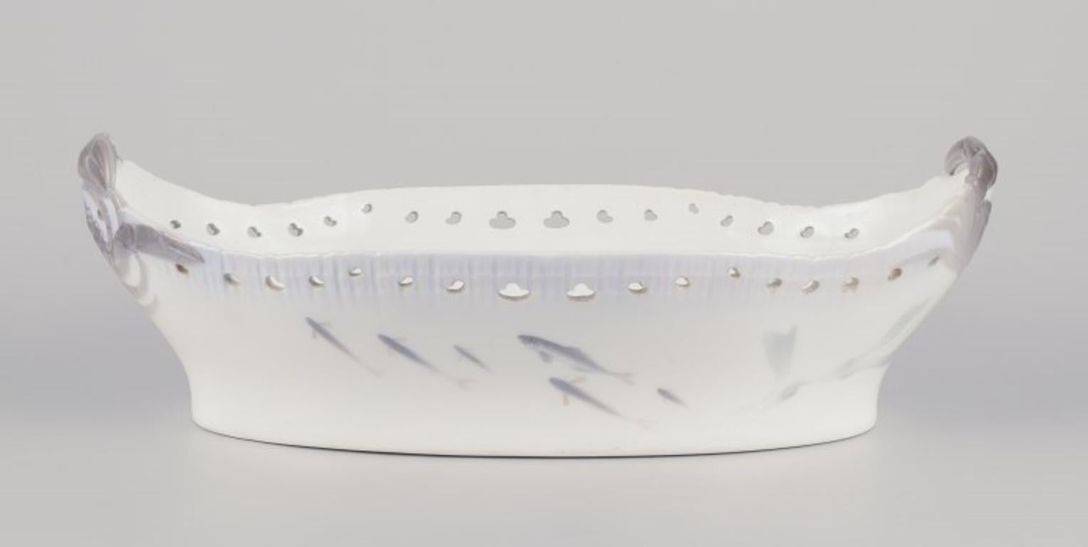 Smaltato Royal Copenhagen, grande jardinière Art Nouveau modellata con granchi. in vendita