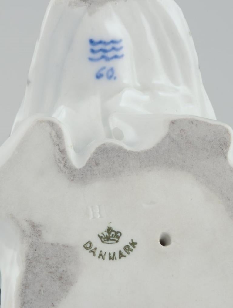 Royal Copenhagen. Grande figurine en porcelaine d'un hibou neige blanc. Avant 1900.  en vente 1