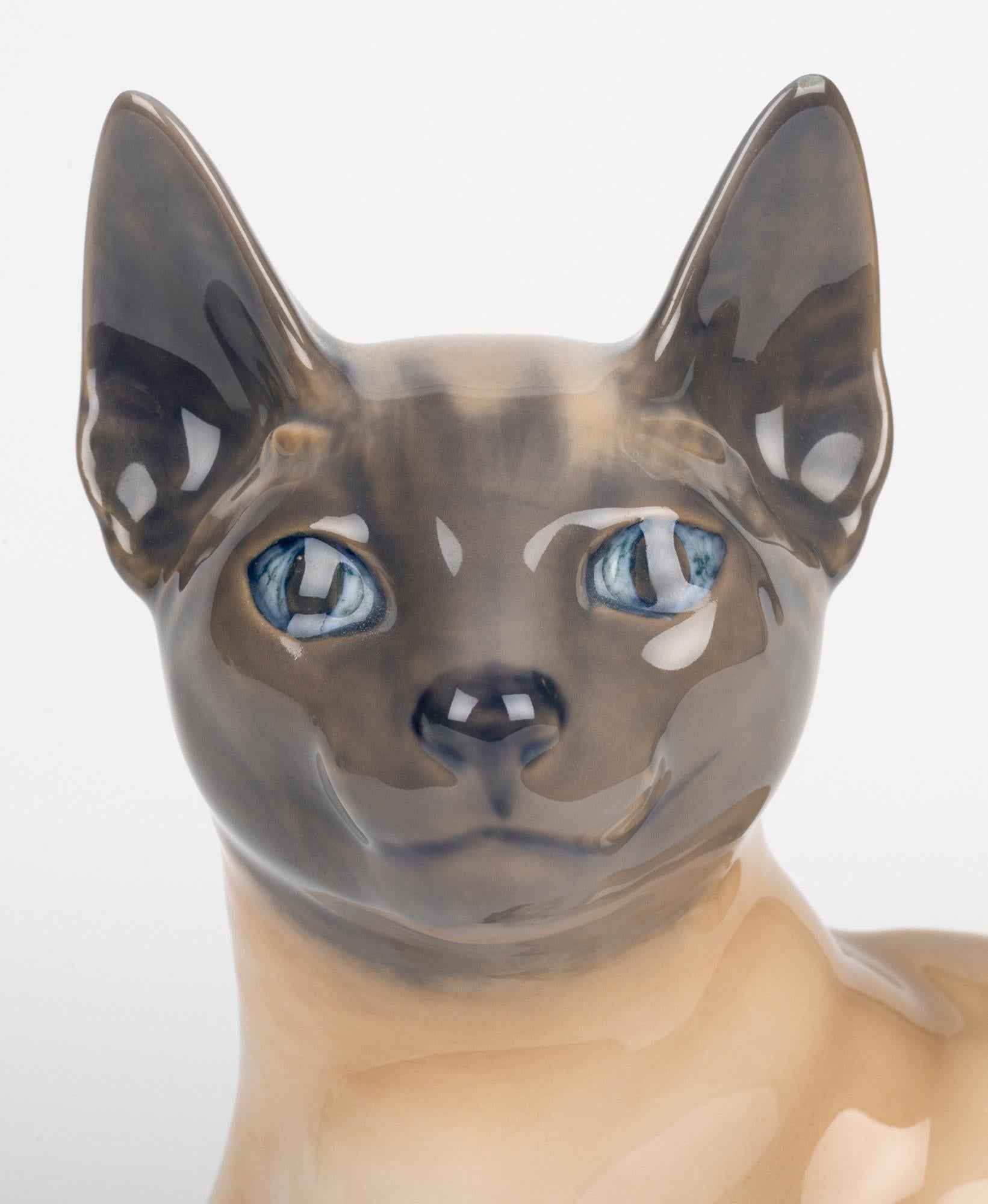 Figura de gato siamés de porcelana grande Royal Copenhagen Model 3281 en venta 5
