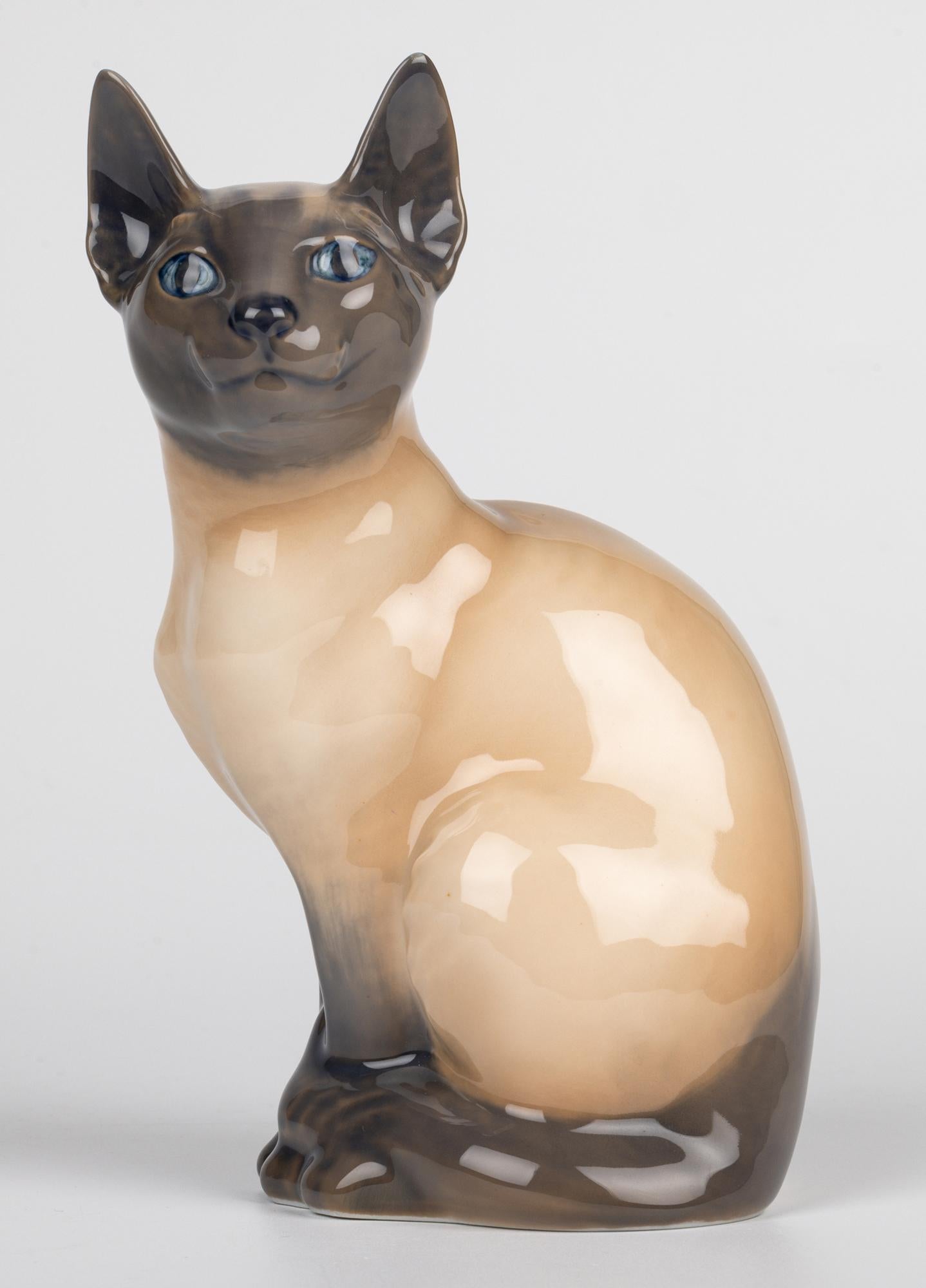 Figura de gato siamés de porcelana grande Royal Copenhagen Model 3281 en venta 6