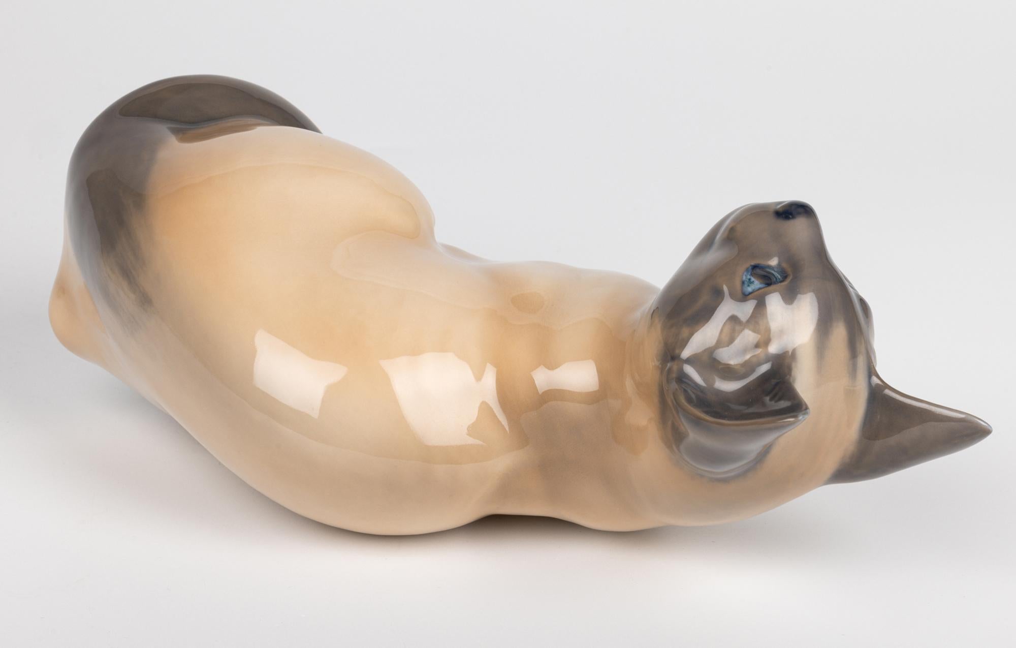 Figura de gato siamés de porcelana grande Royal Copenhagen Model 3281 en venta 7