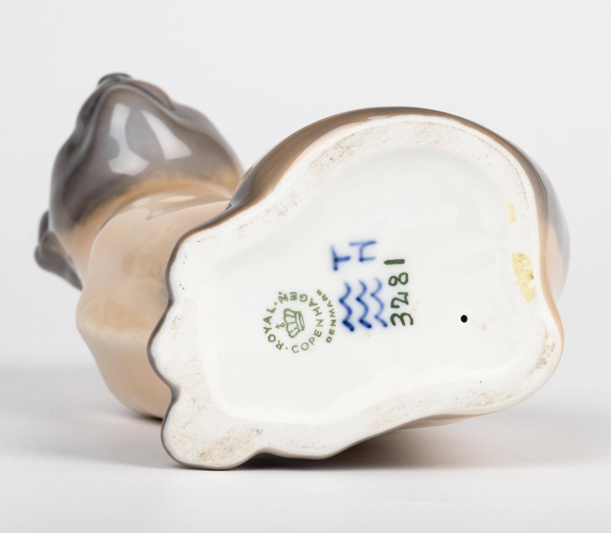 Figura de gato siamés de porcelana grande Royal Copenhagen Model 3281 Glaseado en venta