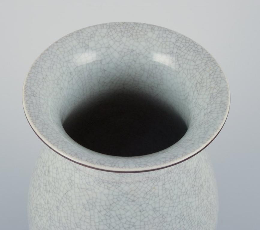 Danese Royal Copenhagen, grande vaso in porcellana dal design classico con smalto crepla. in vendita