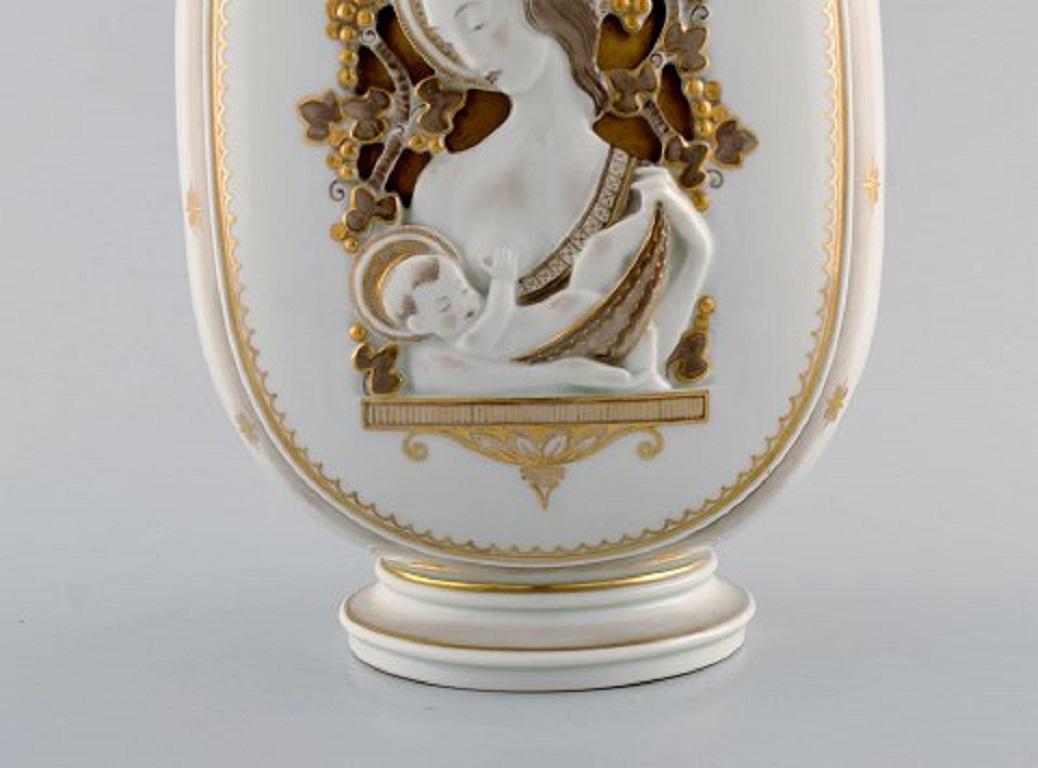 Royal Copenhagen, Lidded Art Deco Jar with the Virgin Mary and the Jesus Child For Sale 1