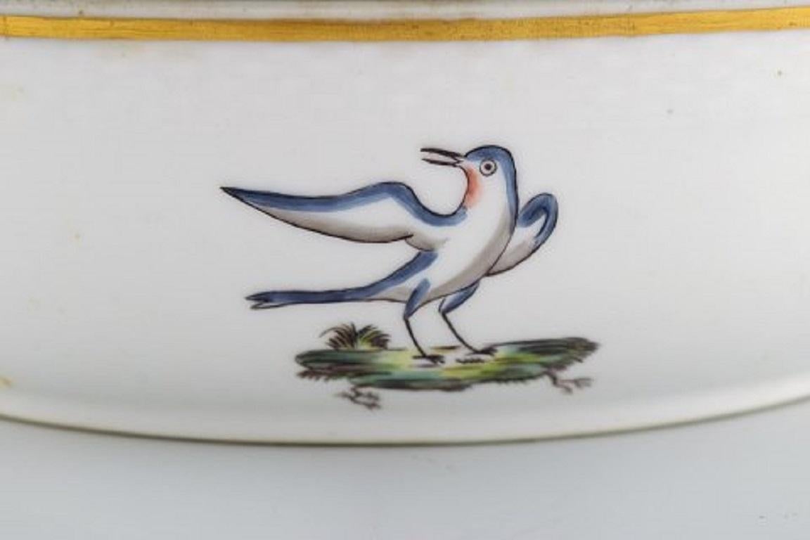 Royal Copenhagen Terrine mit Deckel aus handbemaltem Porzellan mit Vogelmotiven im Angebot 2