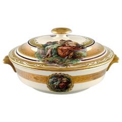 Zuppiera con coperchio di Royal Copenhagen in porcellana con scene romantiche