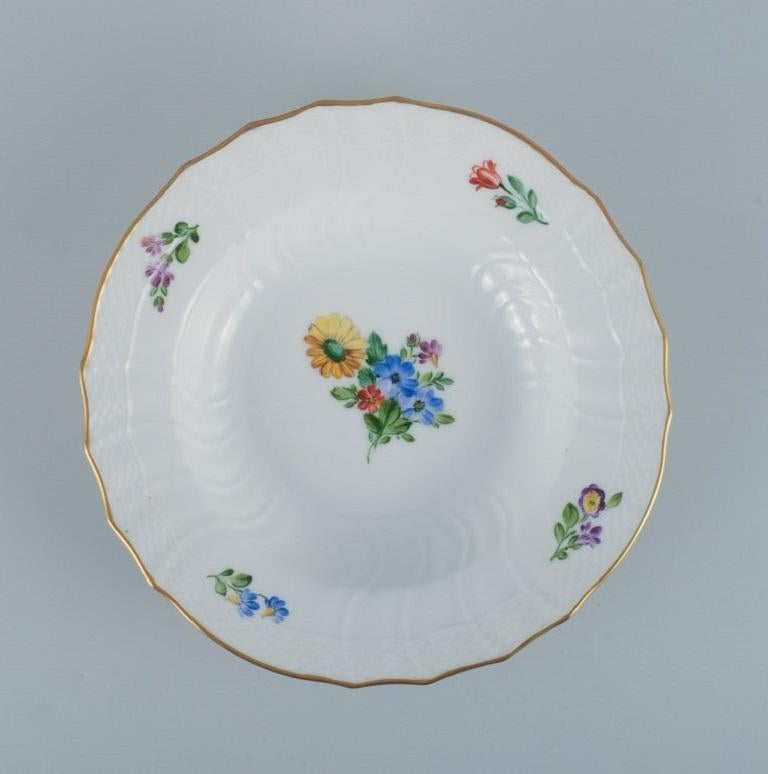Royal copenhagen light saxon flower. Three deep plates in hand painted porcelain.
Model number 493/1614.
Early 20th century.
In excellent condition.
Marked.
Second factory quality.
Measuring: D 24.5 cm. x H 5.8 cm.