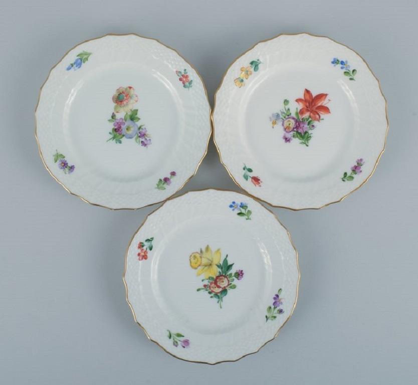 Royal Copenhagen, Light Saxon Flower.
Twelve porcelain plates, decorated in colors and gold with flowers.
Second factory quality.
In excellent condition.
Marked.
Measurements: D 15.5 cm.