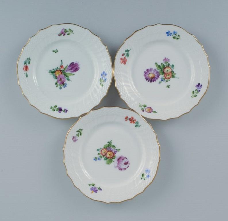 Danish Royal Copenhagen Light Saxon Flower, Twelve Plates in Hand-Painted Porcelain For Sale