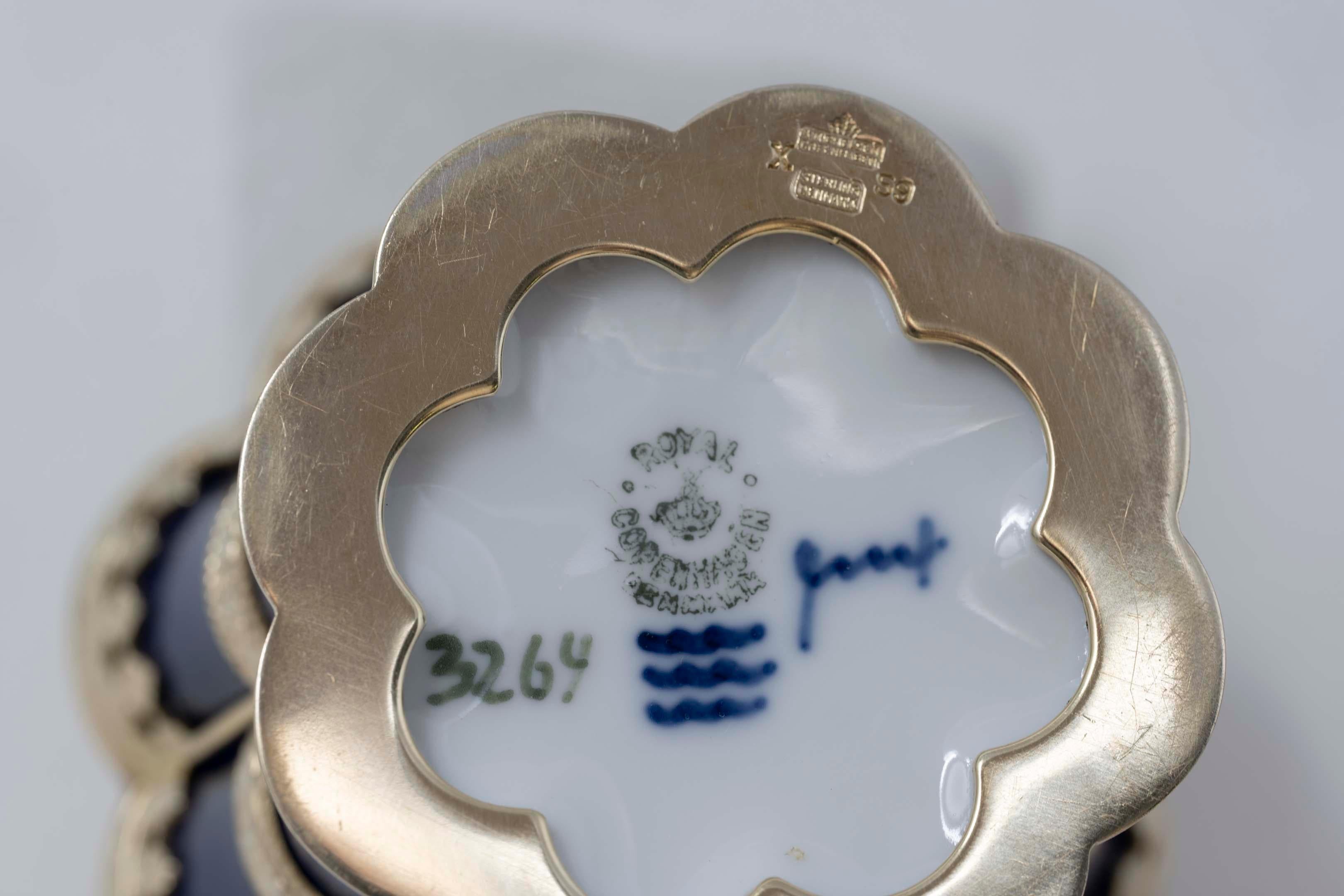 Royal Copenhagen Margrethe-Tasse aus blauem Porzellan und 925er Silberfassung im Angebot 3