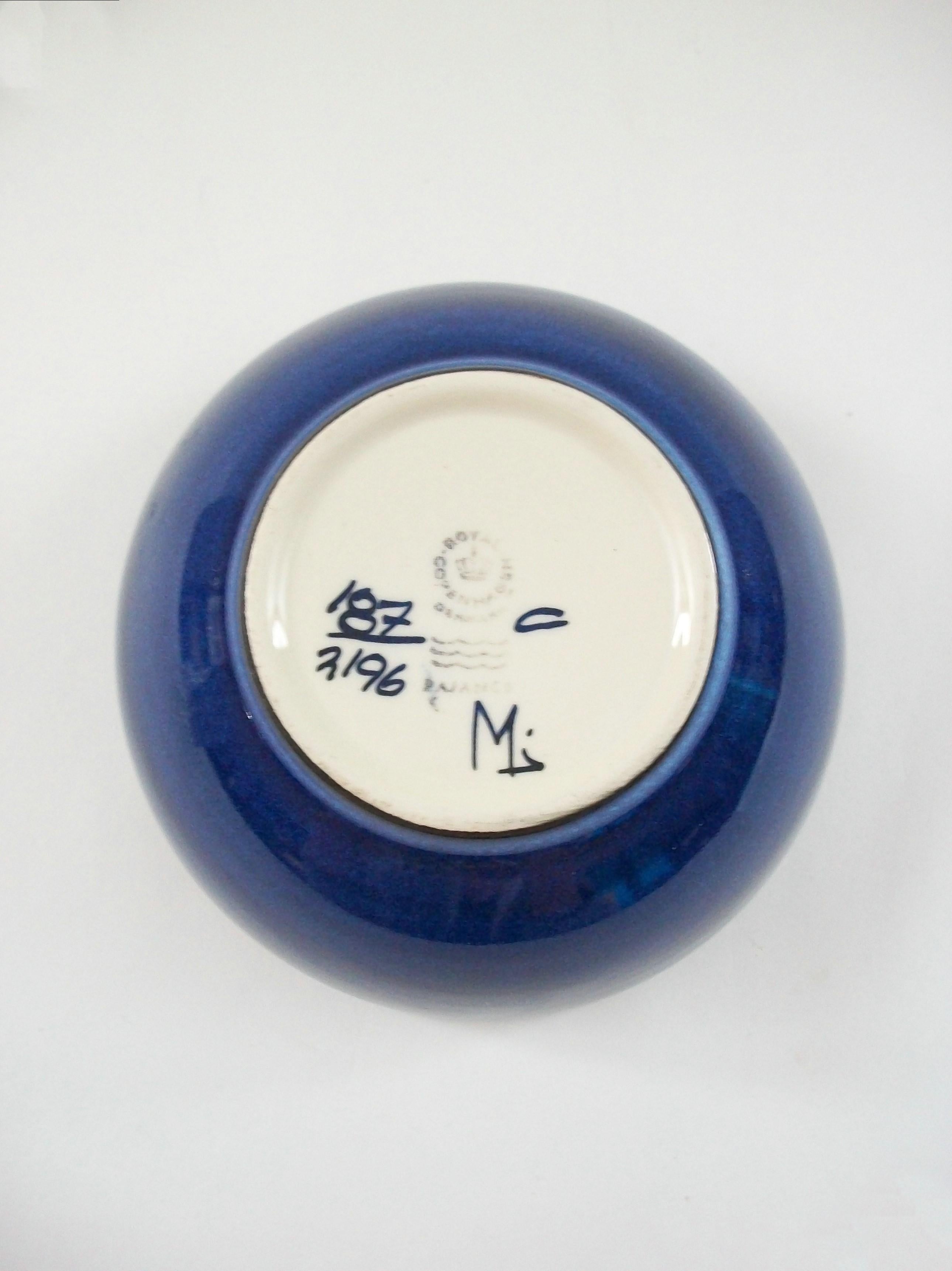 Ceramic ROYAL COPENHAGEN - Marianne Johnson - Hand Painted Fajance Bowl - Circa 1960's For Sale