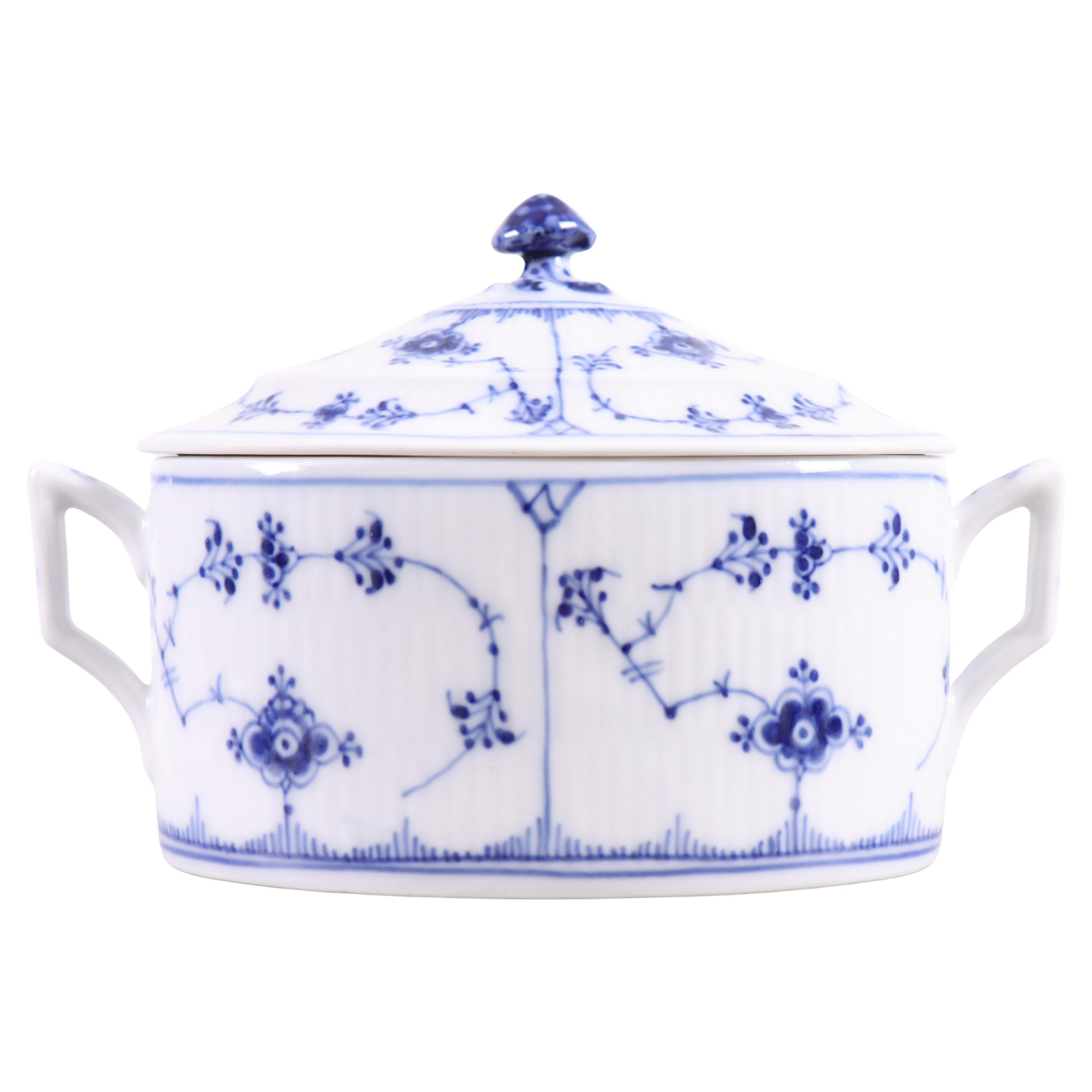 Azucarero acanalado azul modelo 434 de Royal Copenhagen (1898-1923)