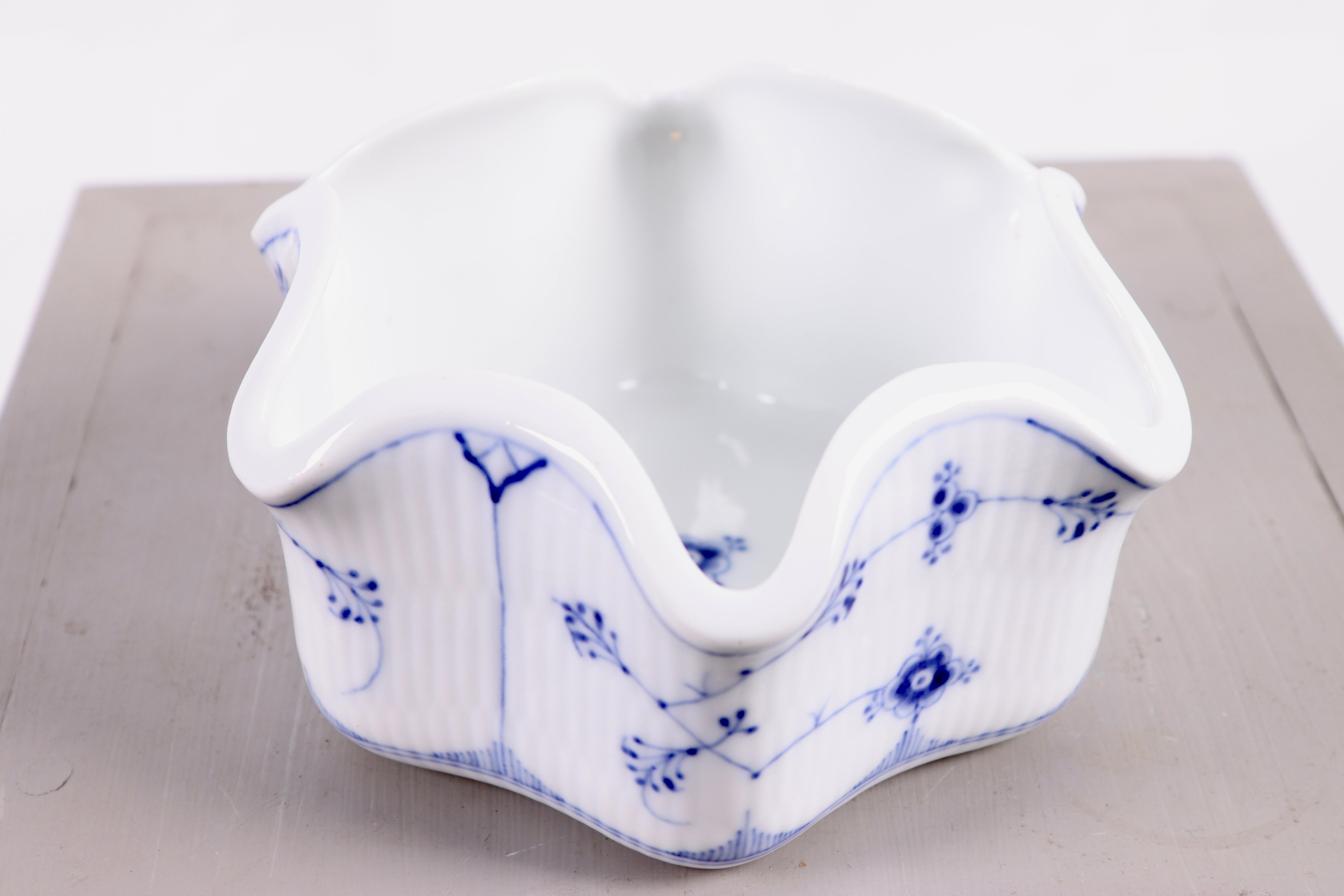 Scandinave moderne « Royal Copenhagen Modèle 471 : bol élégant pour 6 tasses à œufs en vente