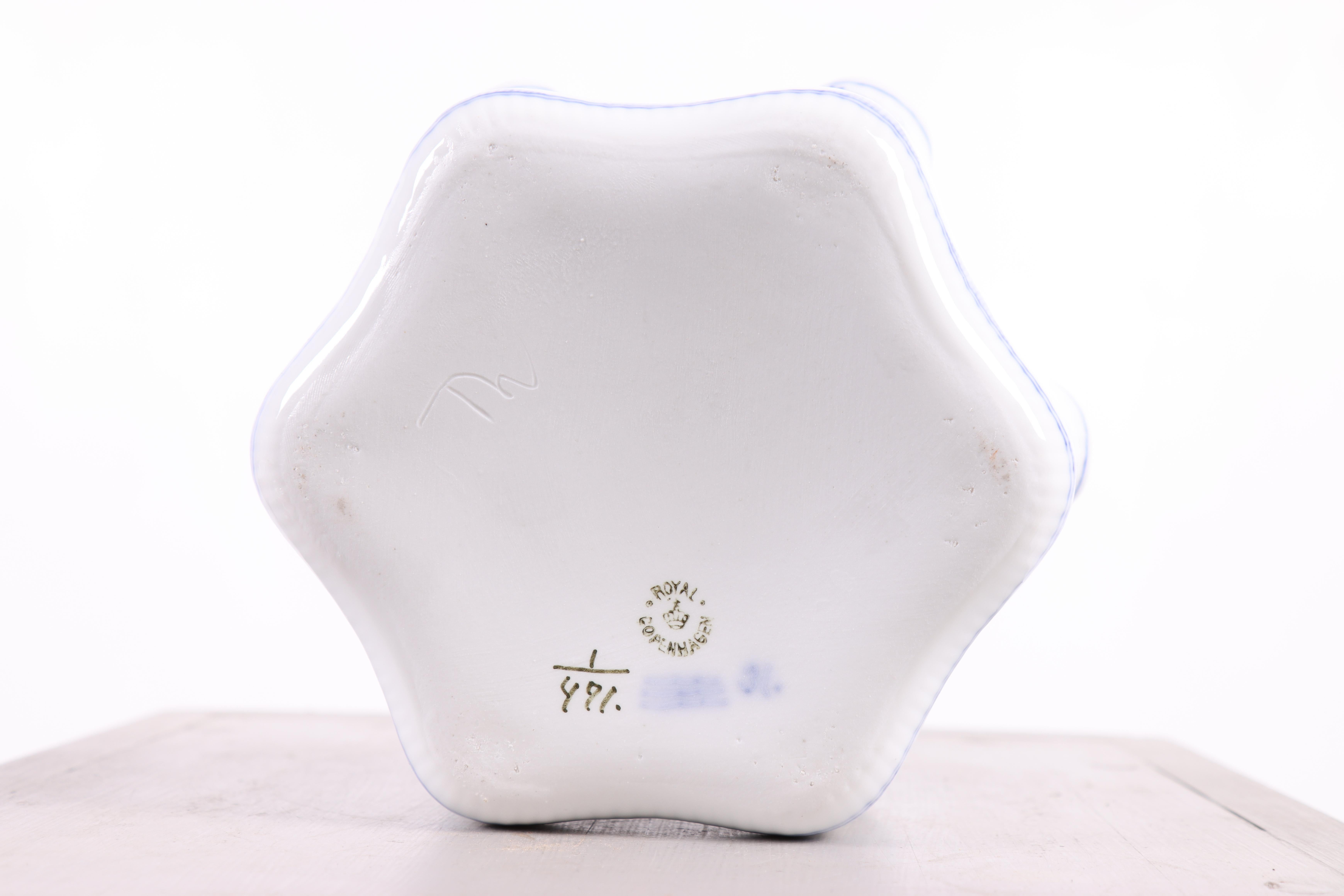 Début du 20ème siècle « Royal Copenhagen Modèle 471 : bol élégant pour 6 tasses à œufs en vente