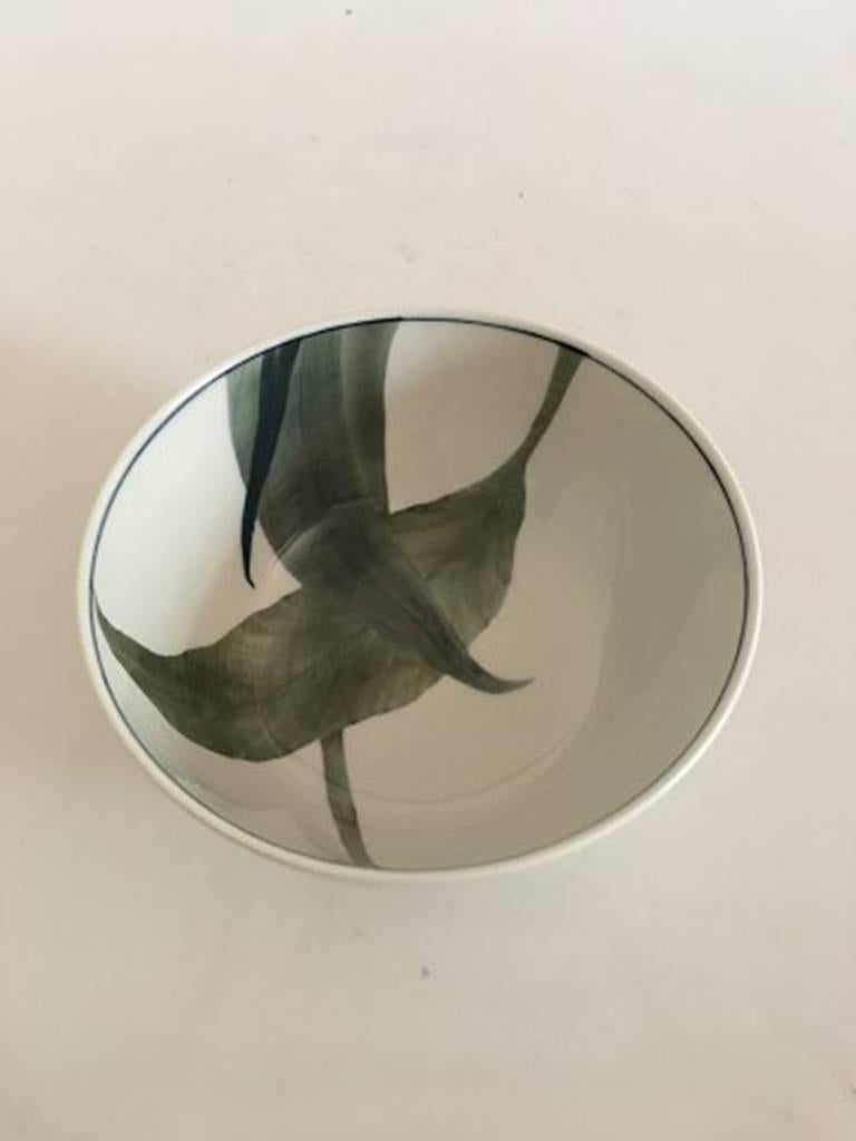 Royal Copenhagen modern bowl with green leaf motif by Andy CT. Measures: 7.5 cm H (2 61/64 inches), 16 cm D (6 19/64 inches) from 1982.