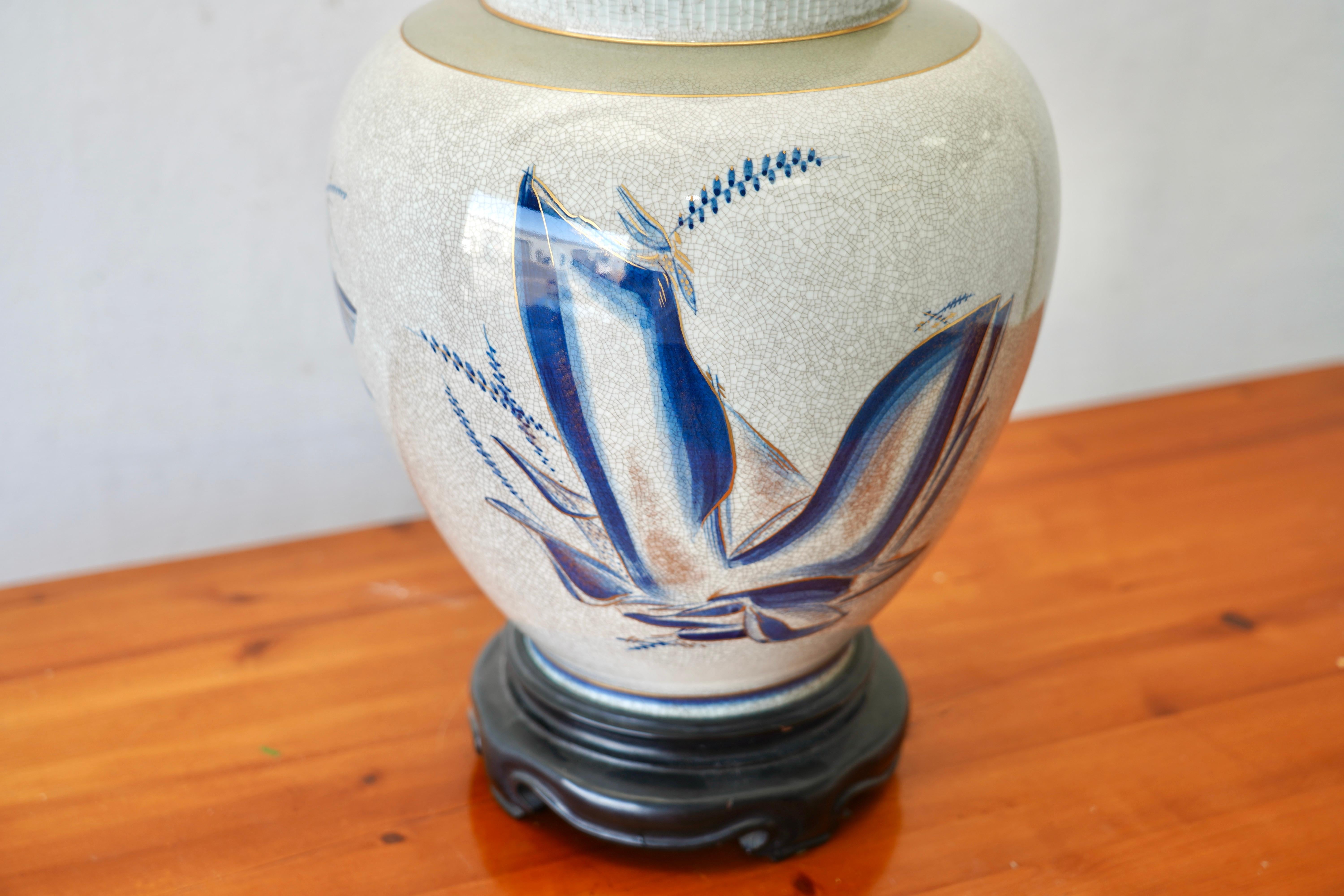 Lámpara de mesa monumental Royal Copenhagen de Thorkild Olsen, pájaros pintados a mano en venta 3