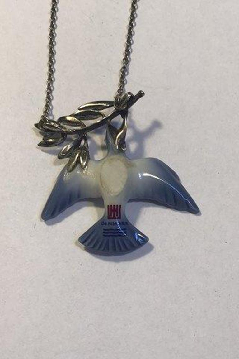 Royal Copenhagen Necklace with Sterling Silver Foliage and Dove of Porcelain For Sale 1