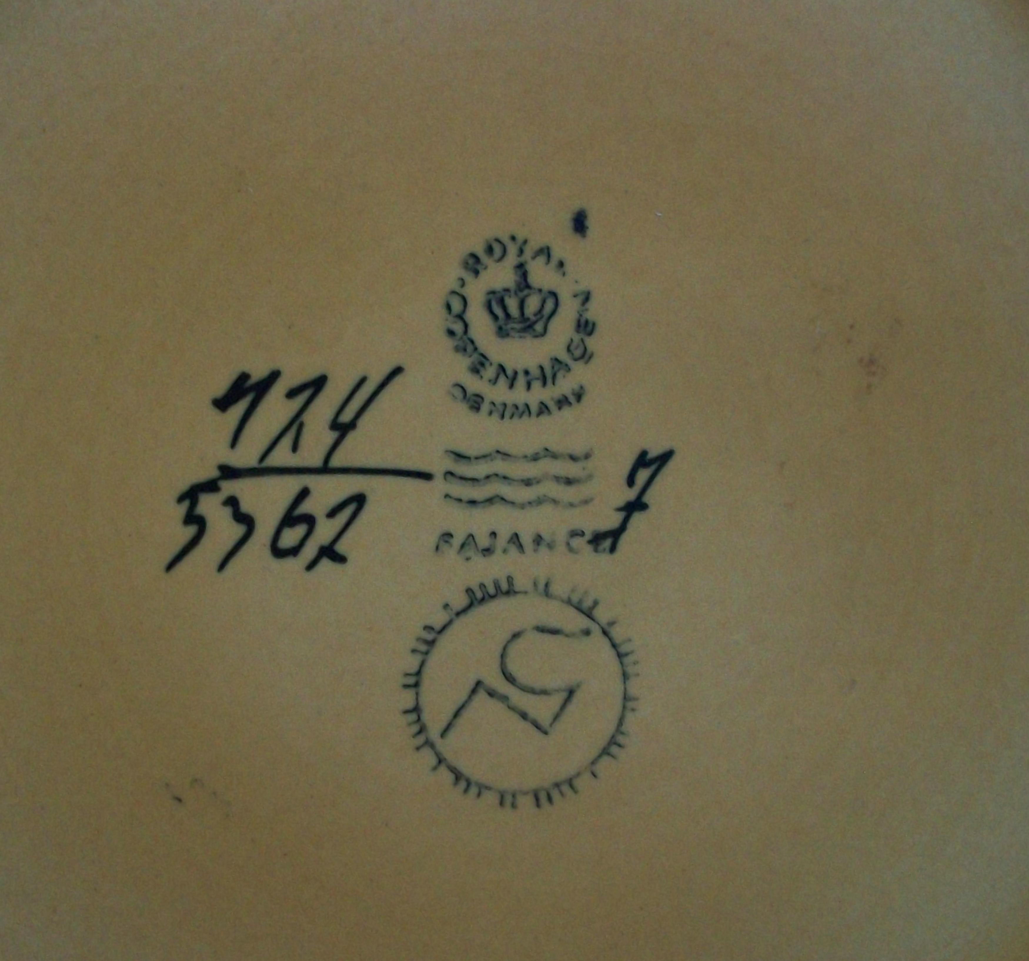 ROYAL COPENHAGEN - Nils Thorsson - Mid Century Fajance Jar - Denmark - C. 1970's For Sale 3