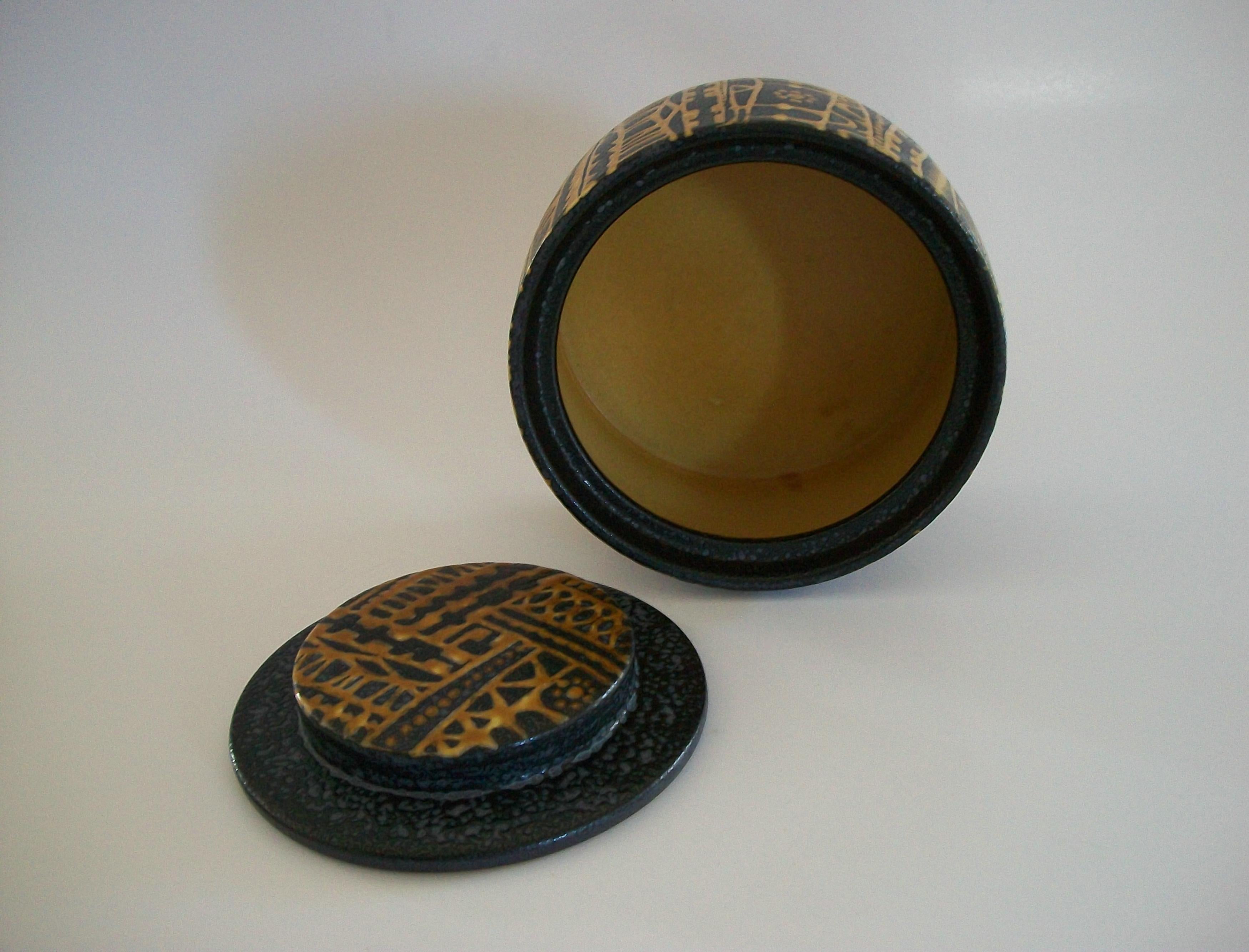 20th Century ROYAL COPENHAGEN - Nils Thorsson - Mid Century Fajance Jar - Denmark - C. 1970's For Sale