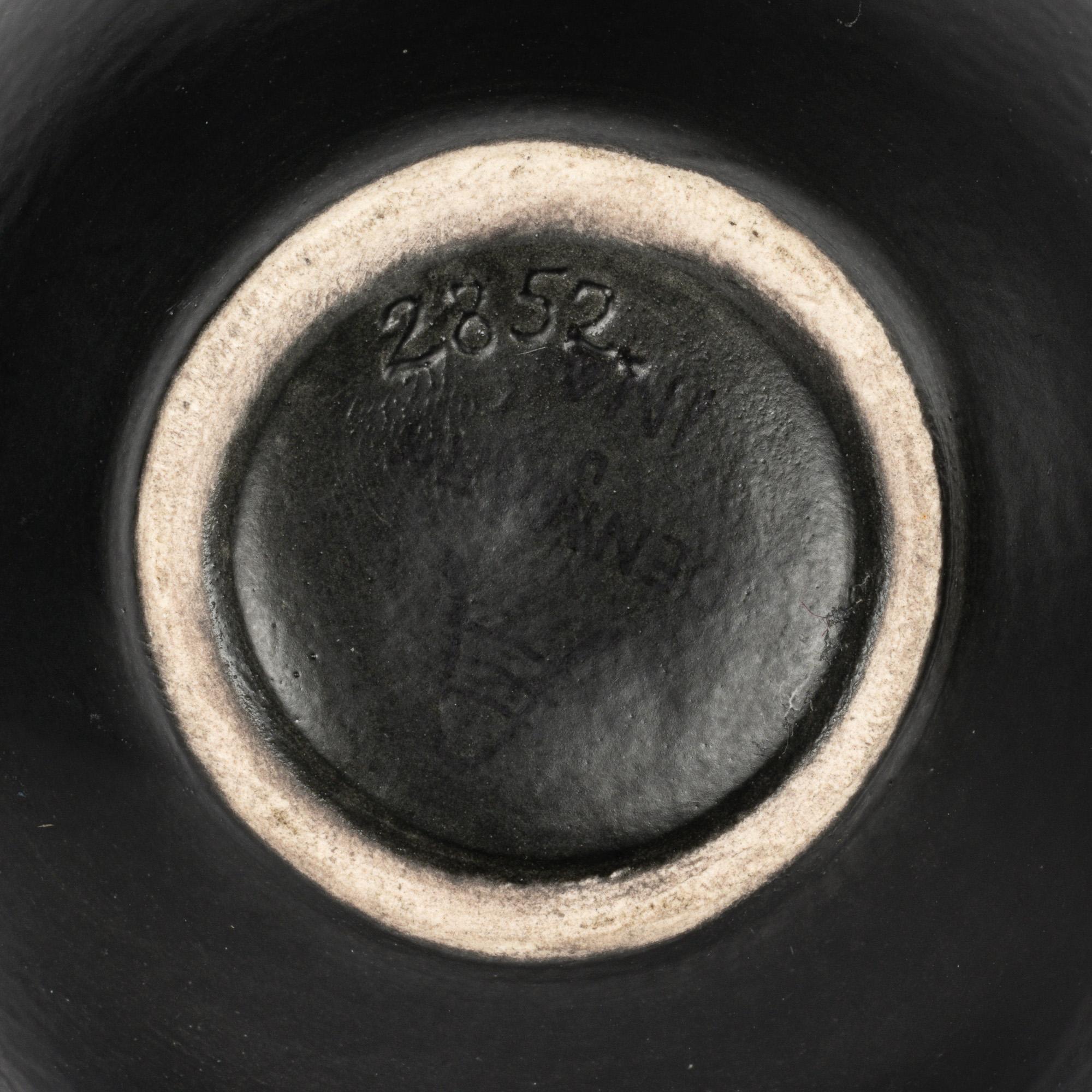 Royal Copenhagen Coppia di portacandele in Aluminia Faience dipinti a mano in vendita 4