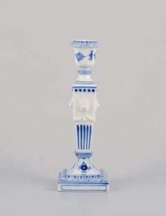Royal Copenhagen, coppia di candelieri blu scanalati. 1962.