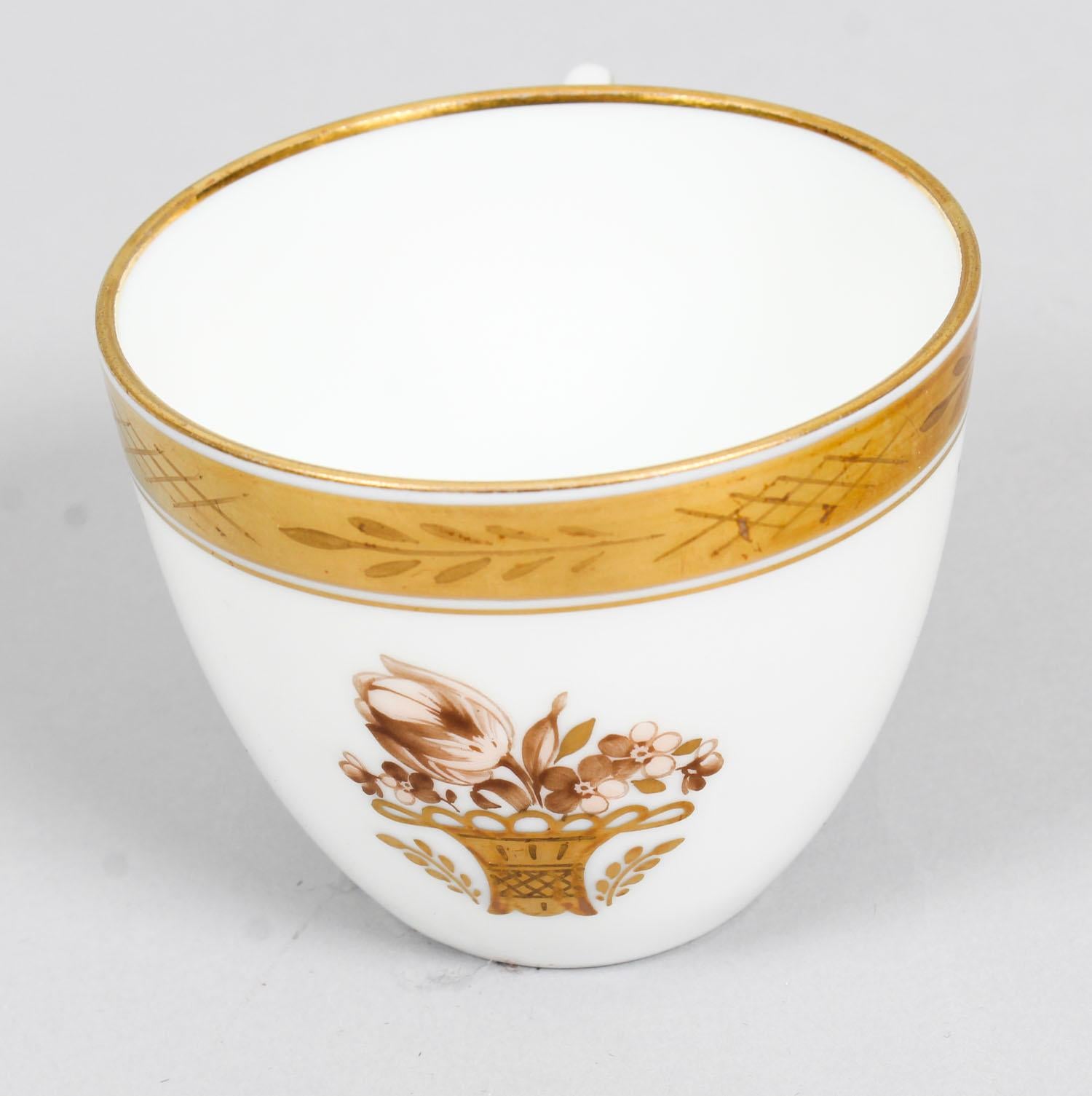 Mid-20th Century Royal Copenhagen Porcelain 166 Piece Golden Basket Dinner Service