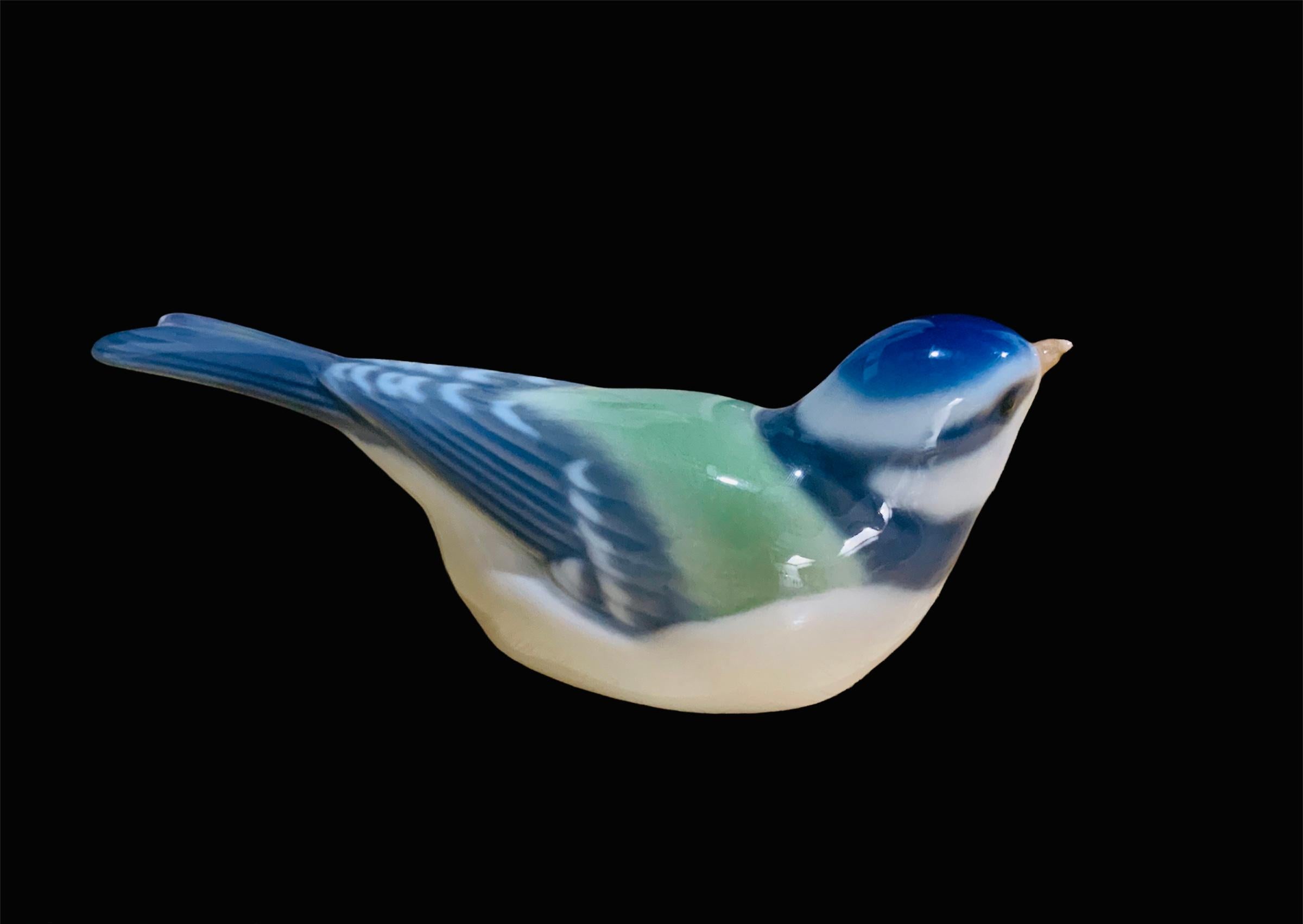 Danois Figurine d'oiseau en porcelaine Royal Copenhagen - Tit bleu en vente