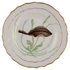 Assiette à dîner en porcelaine Royal Copenhagen avec motif de poisson peint à la main