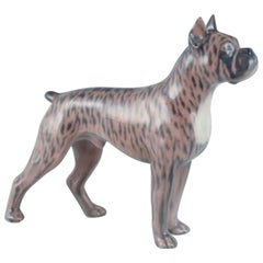 Royal Copenhagen, chien en porcelaine, boxer debout. Design de Holger Christensen