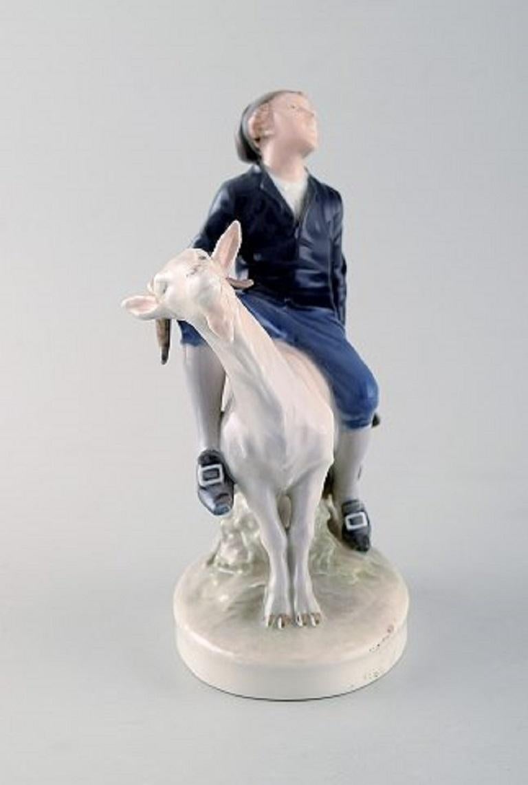 Figurine en porcelaine Royal Copenhagen. Conception d'après H.C. 
