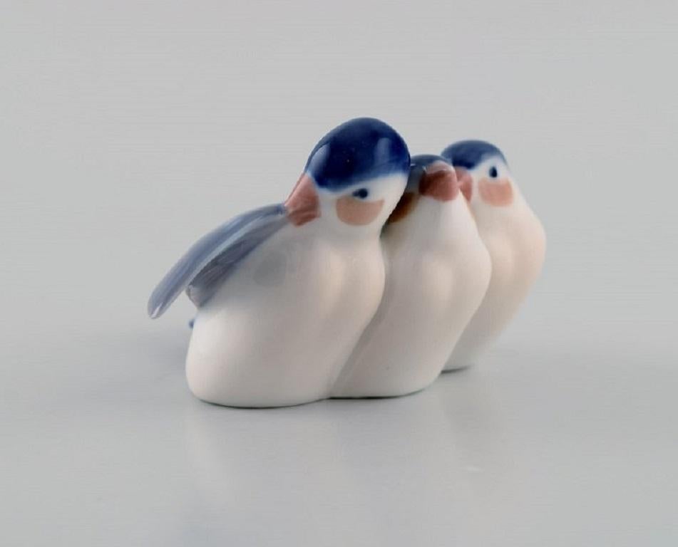 Royal Copenhagen porcelain figurine. Bird group. Model number 1045.
Measures: 9.5 x 5 cm.
In excellent condition.
Stamped.
1st factory quality.