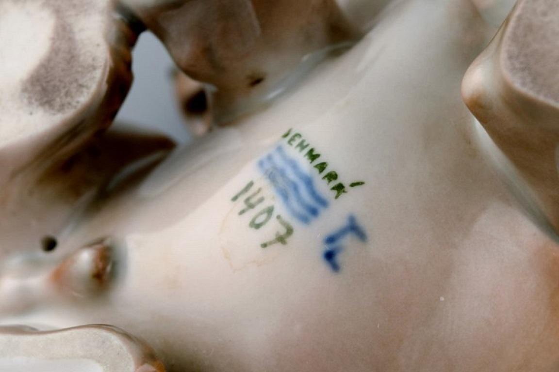 Porcelaine Figurine en porcelaine Royal Copenhagen, Chien de Dachshund Puppy, numéro de modèle 1407 en vente