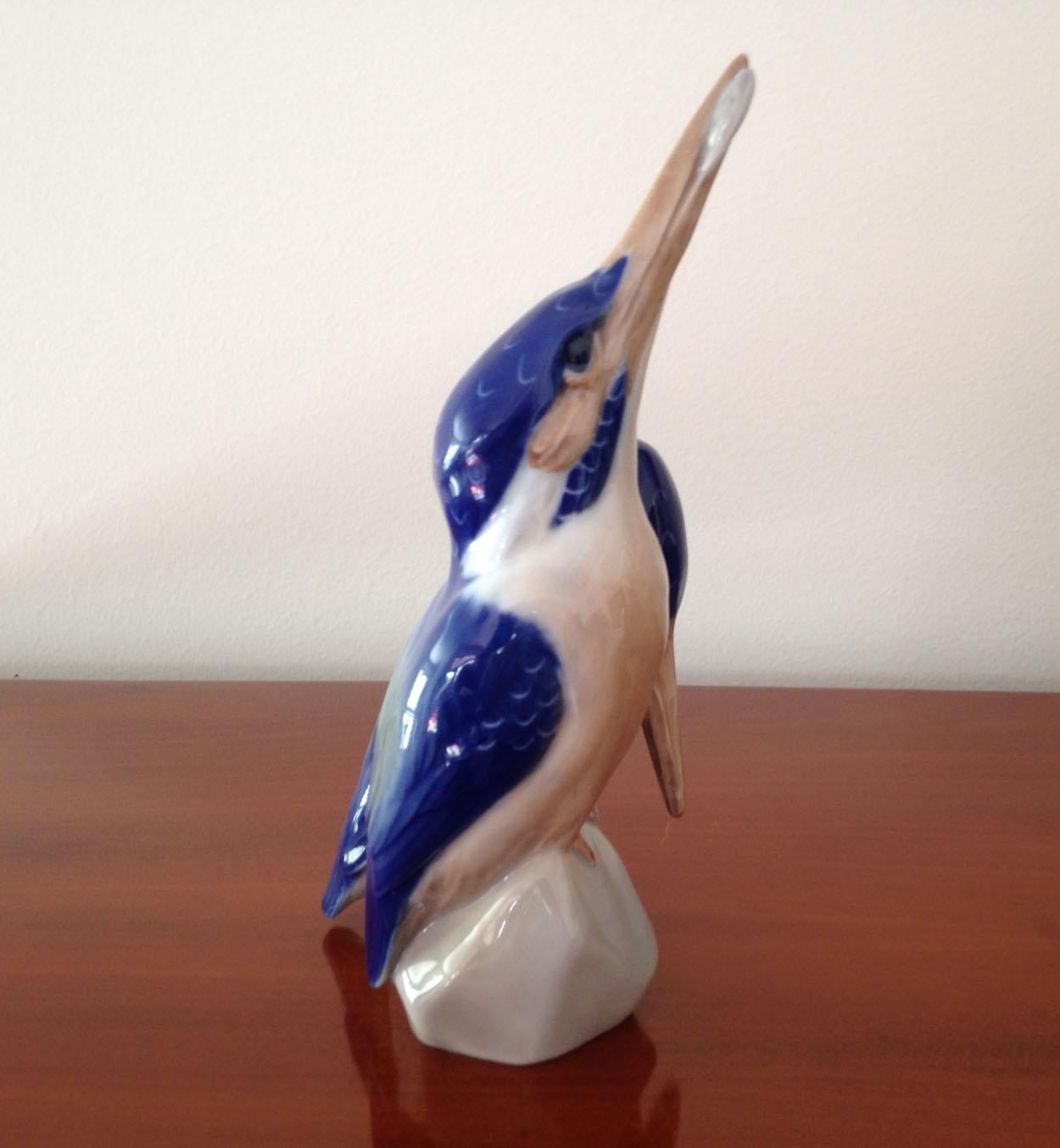 Peint Figurine en porcelaine du Royal Copenhagen, « Kingfishers », numéro de modèle, 1769 en vente