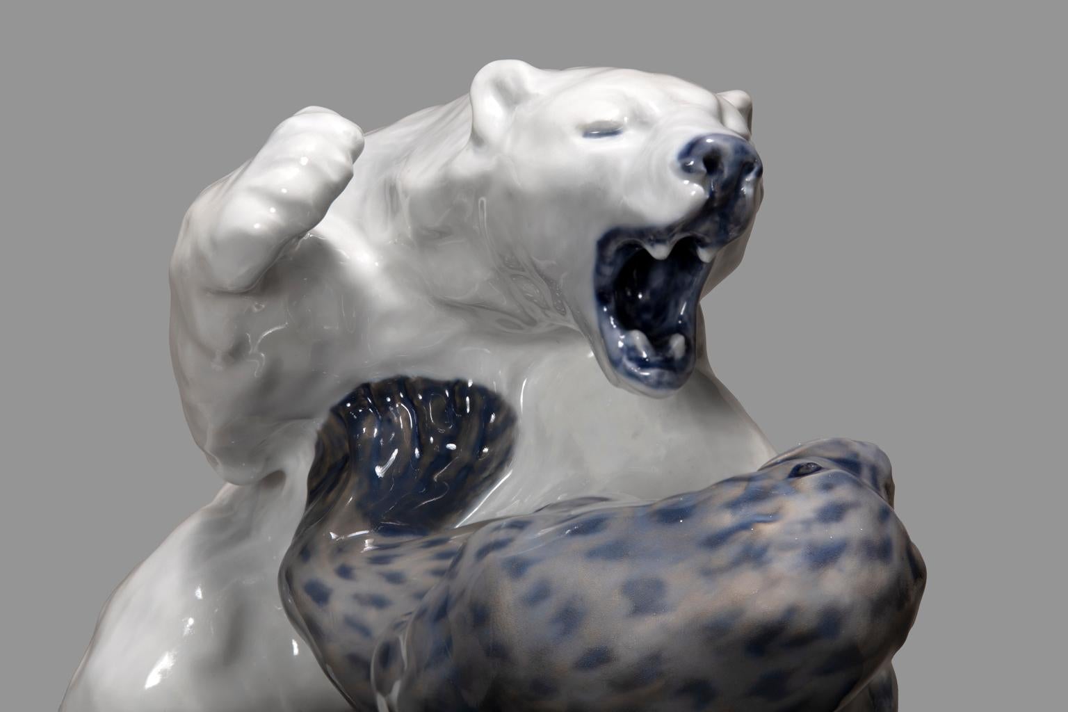 Royal Copenhagen Figurine en porcelaine Porcelain Bear & Seal de Knud Kyhn #1108 en vente 5